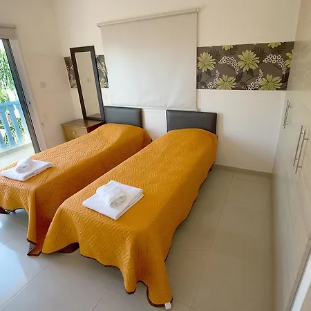 Hara Nissi Beach Villas