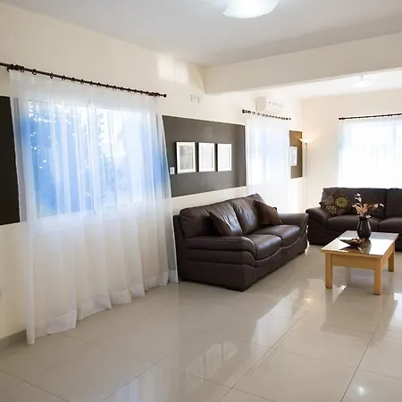 Hara Nissi Beach Villas *